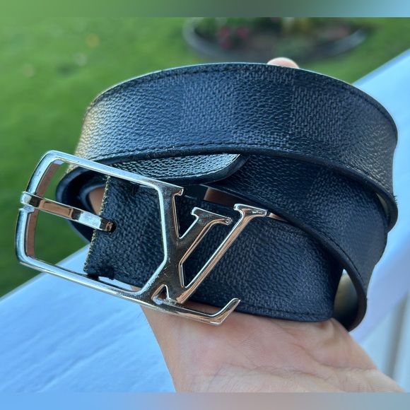Authentic men’s Louis Vuitton belt - Picture 2 of 3